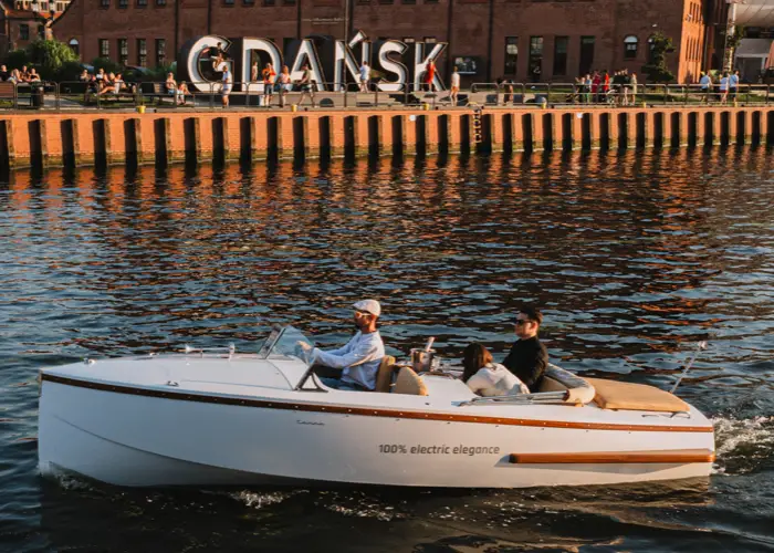 Canna Boats - Mehr zu CANNA Boats - Background